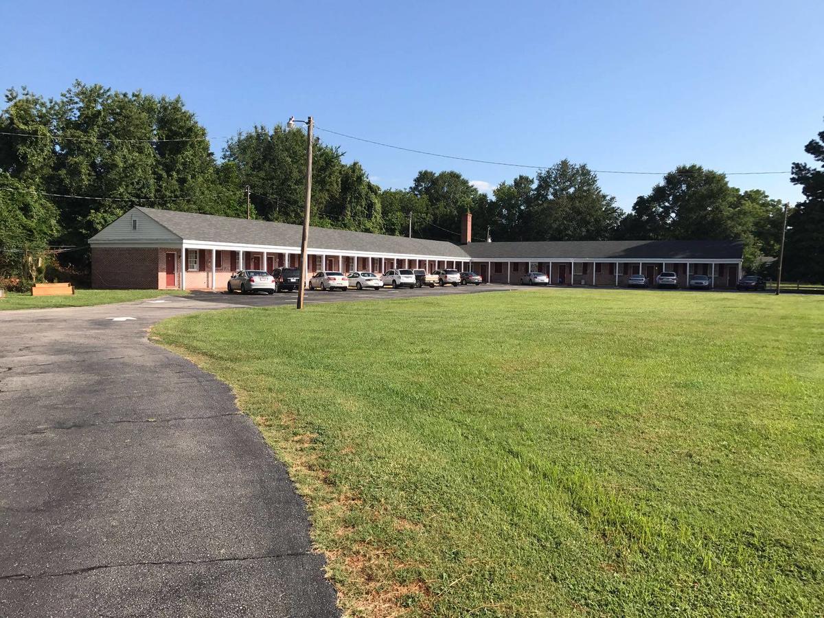 Kenwood Court Motel Wilson Esterno foto